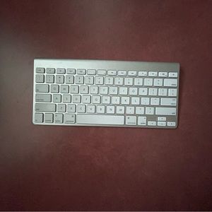 Apple Bluetooth keyboard